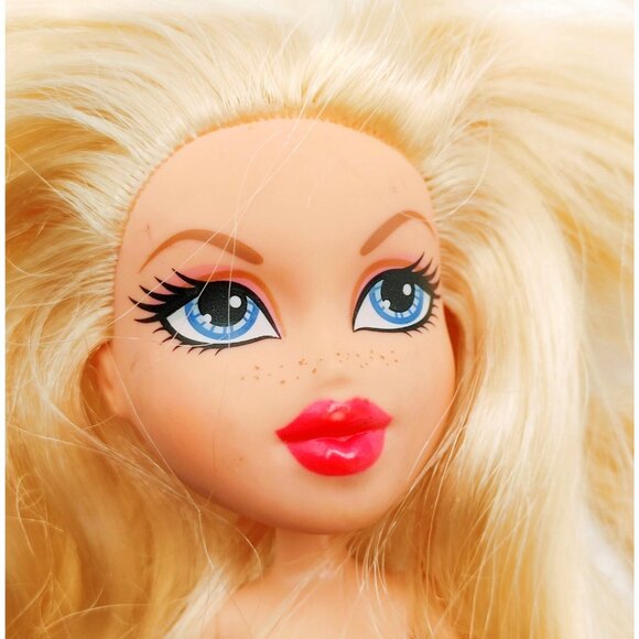 Bratz Cloe Dolls MGA Nude As Is Lot of 4 Vintage 1 modern - Picture 6 of 7